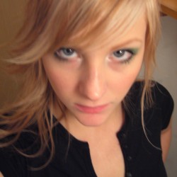 Photo amateur de sexe 7851 – Shy Teen Sabrina